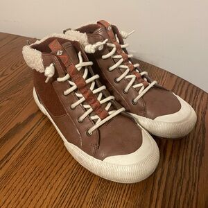 Sperry winter sneakers women’s size 8.5